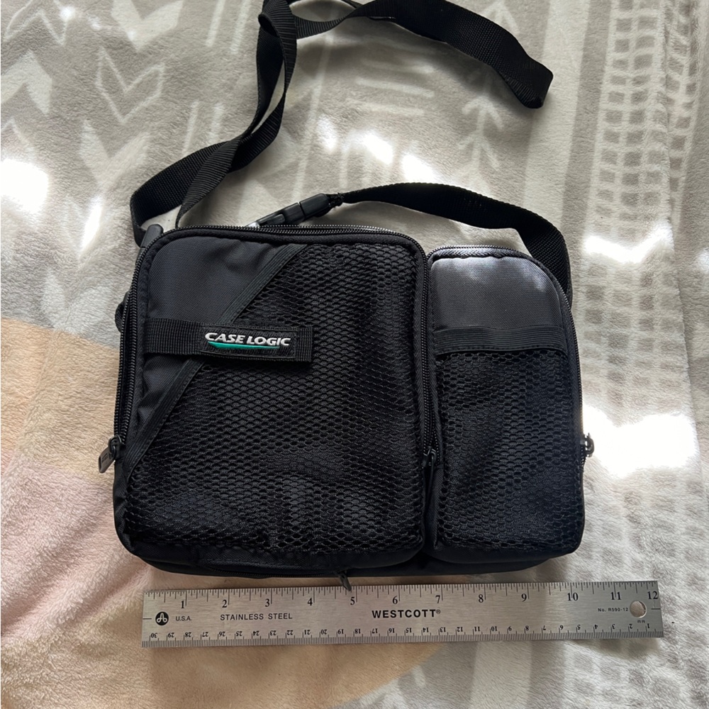 Case Logic Accessory Bag - Picture 3 of 6